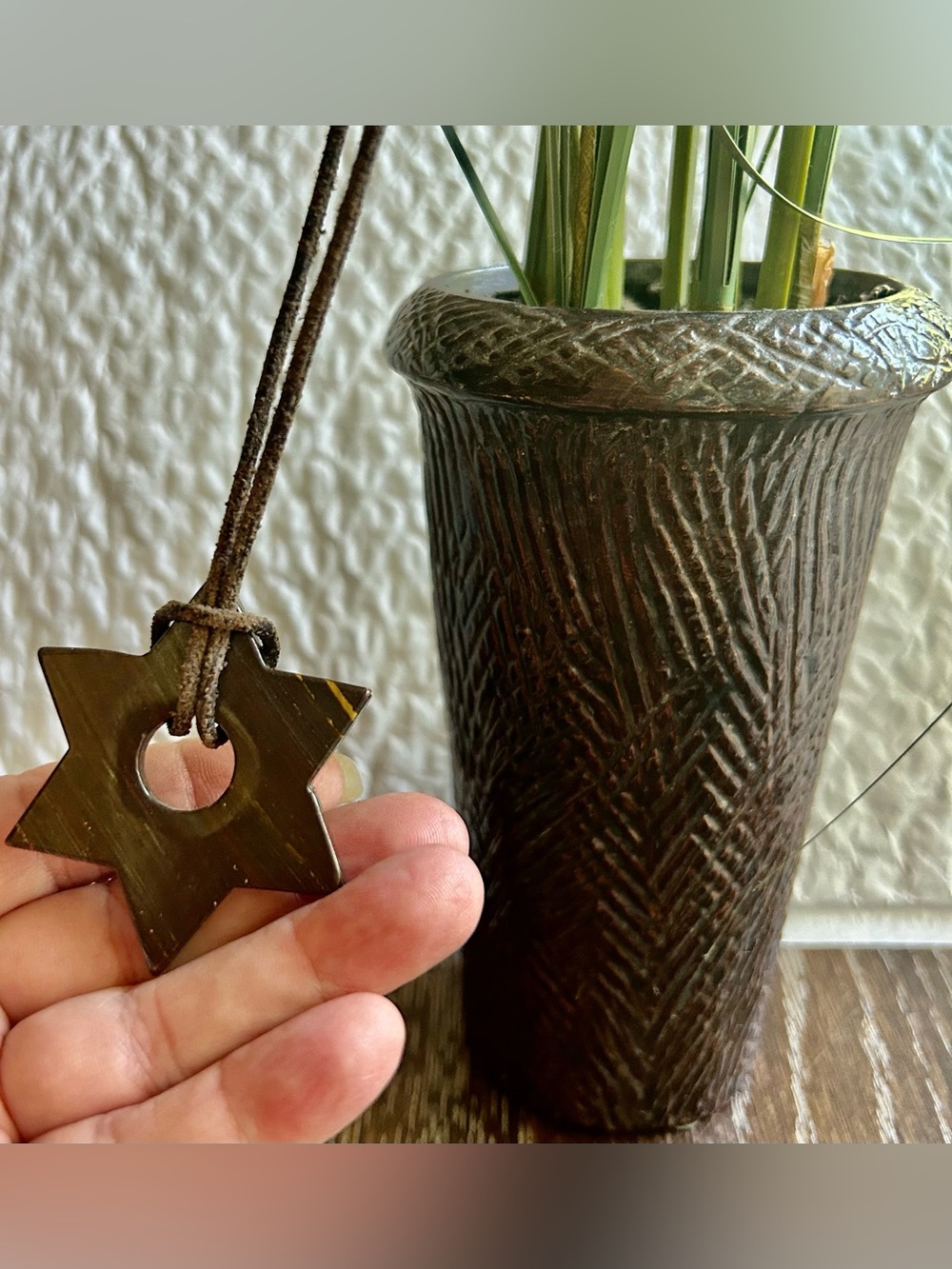 Pendant Stone Star Necklace w/rawhide